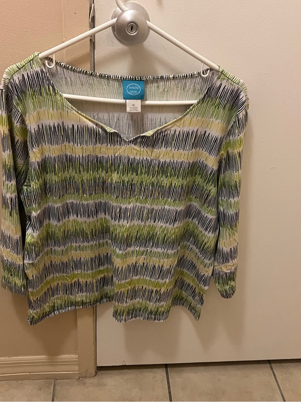 Brielle Blvd. Green & White Striped V-Neck 3/4 Sleeve Top